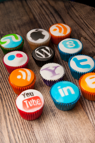 social icon cupcakes